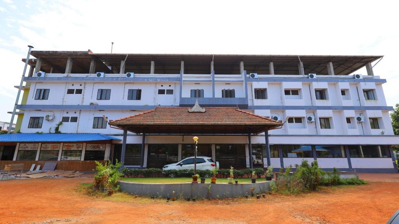 Kukuresidency Hotell Wadakkanchery Eksteriør bilde